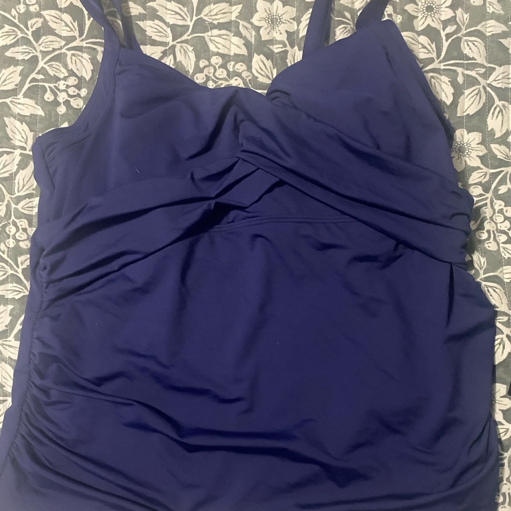 Lands' End Women's Navy tankini top